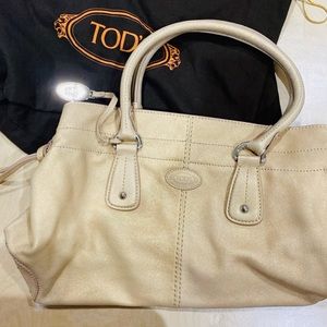 [ SOLD] Authentic Tod’s Bag Beige / Gold Genuine L